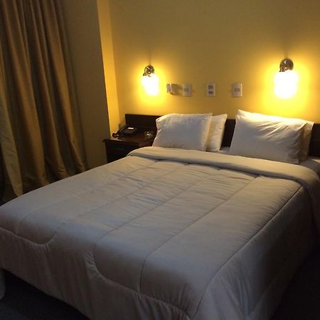 Hotel Manduvira Asuncion Ruang foto