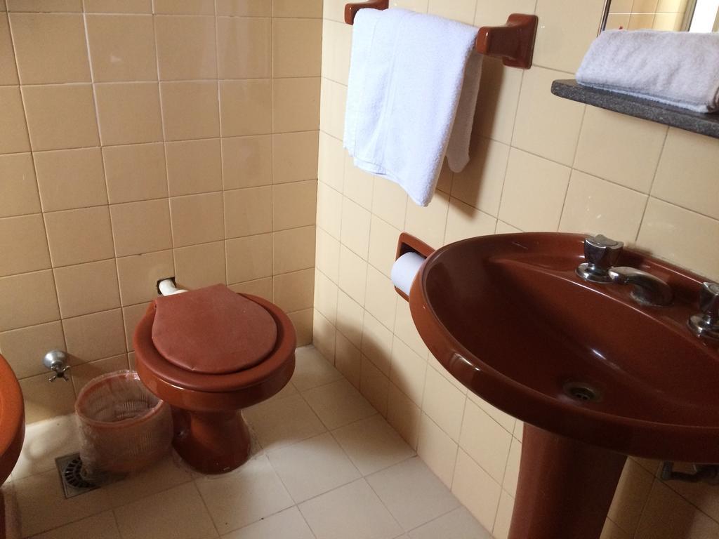 Hotel Manduvira Asuncion Ruang foto