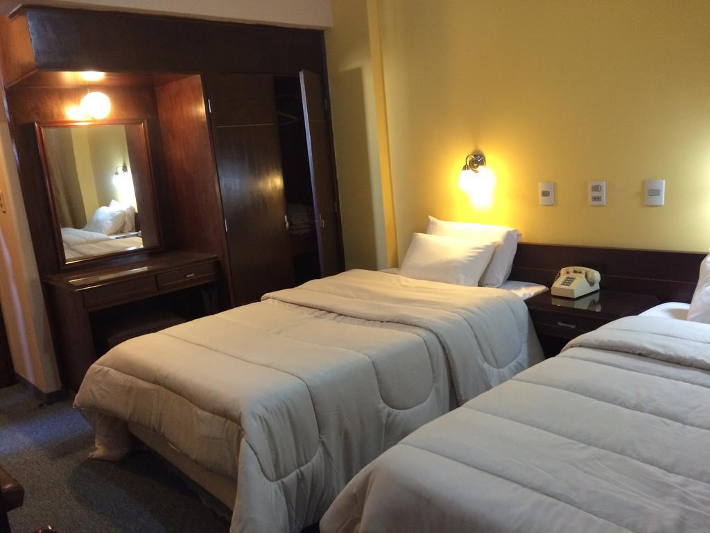 Hotel Manduvira Asuncion Ruang foto