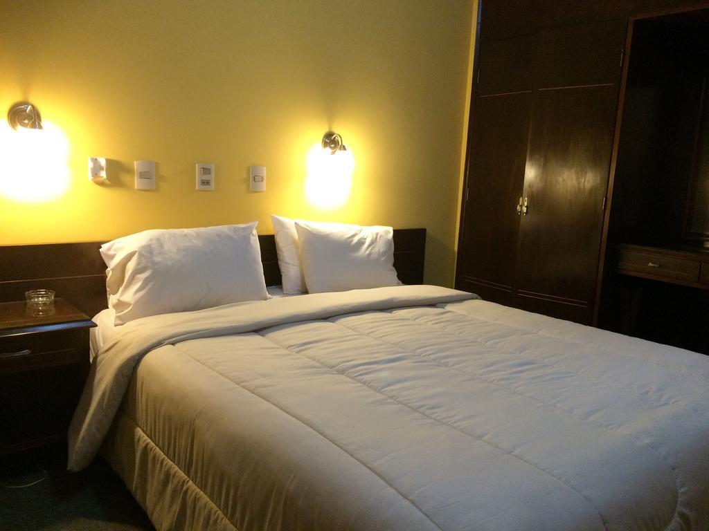 Hotel Manduvira Asuncion Ruang foto