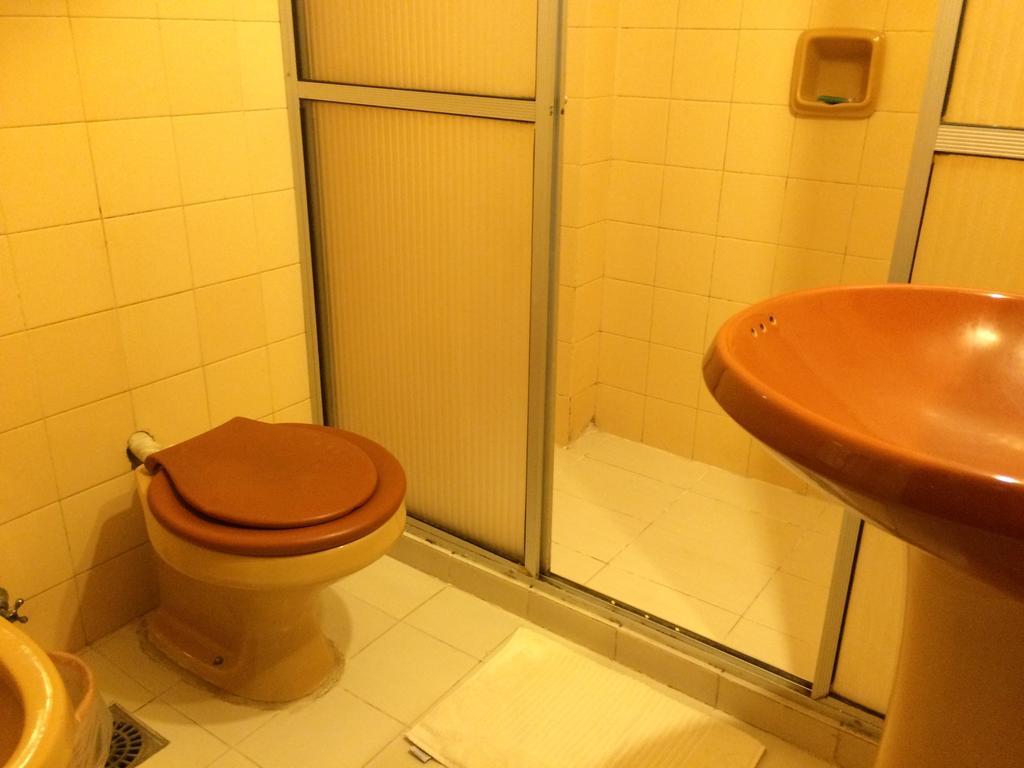Hotel Manduvira Asuncion Ruang foto