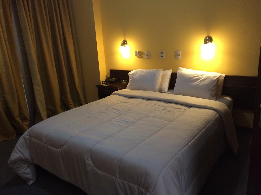 Hotel Manduvira Asuncion Ruang foto
