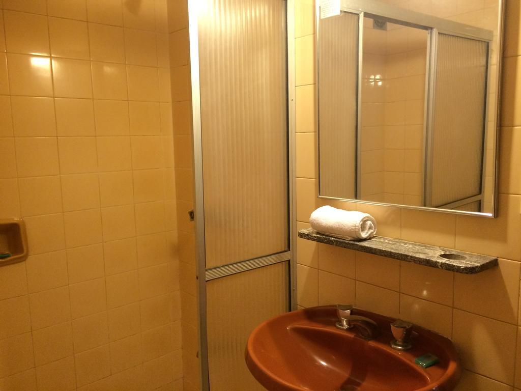 Hotel Manduvira Asuncion Ruang foto